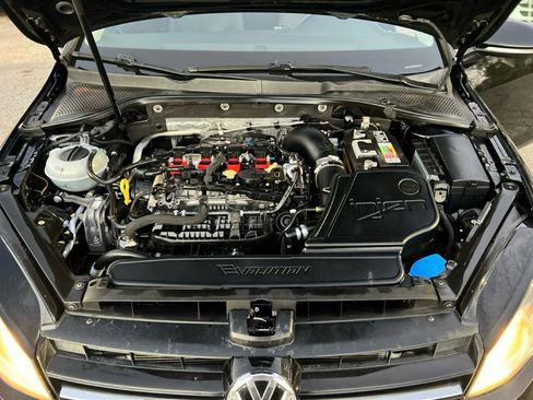 Used 2016 Volkswagen Golf S image 23