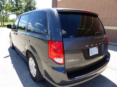 Used 2019 Dodge Grand Caravan SE w/ UConnect Hands-Free Group FWD image 6