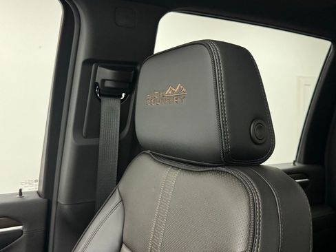 Used 2025 Chevrolet Silverado 2500 High Country w/ Technology Package AWD/4WD image 47