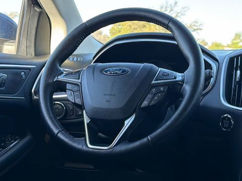 Used 2020 Ford Edge Titanium image 37