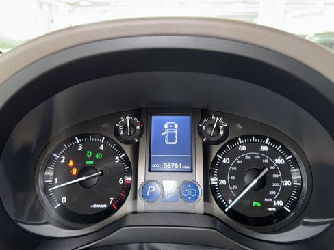 Used 2016 Lexus GX 460 Luxury w/ Preferred Accessory Package image 24