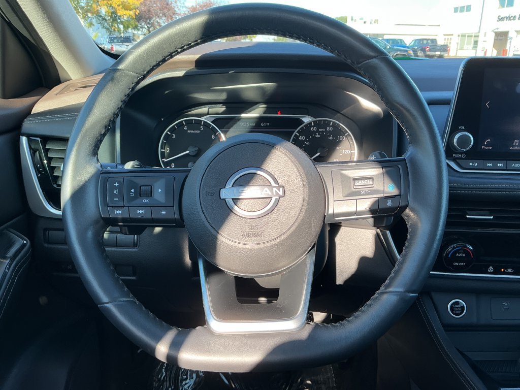 Used 2023 Nissan Rogue SL AWD/4WD image 16