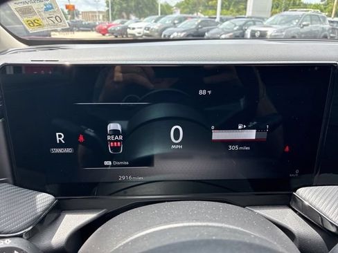 Used 2025 Nissan Kicks SR FWD image 27