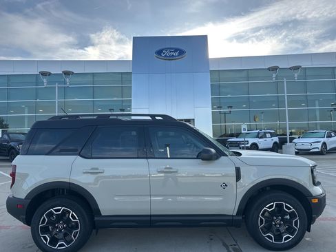 New 2025 Ford Bronco Sport Outer Banks AWD/4WD image 45