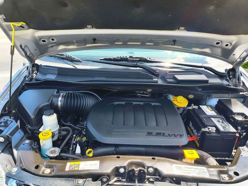 Used 2019 Dodge Grand Caravan SXT image 11