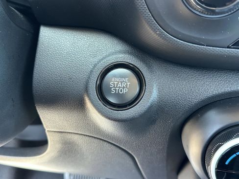 Used 2024 Hyundai Venue Limited image 28