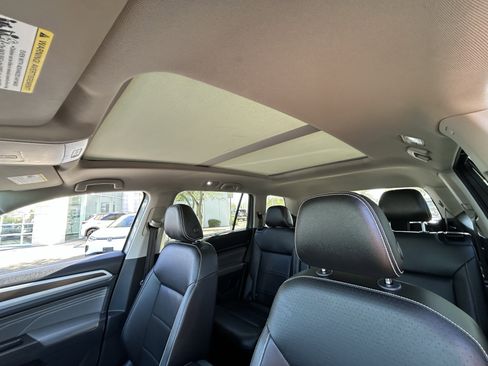 Used 2023 Volkswagen Atlas SE w/ Panoramic Sunroof Package AWD/4WD image 19
