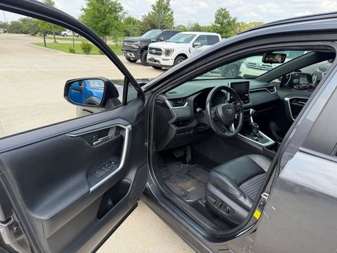 Used 2019 Toyota RAV4 XSE w/ XSE Weather Package AWD/4WD image 10