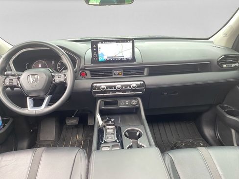 Used 2025 Honda Pilot Touring image 15