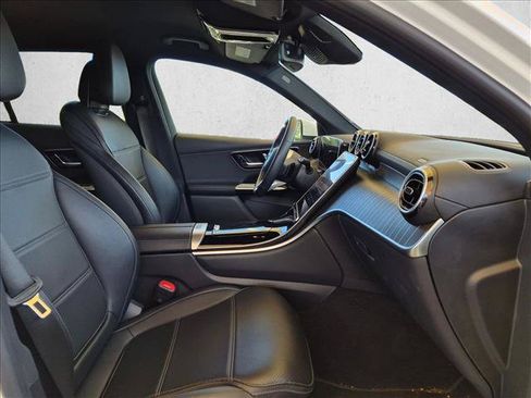Used 2024 Mercedes-Benz GLC 300 4MATIC image 19