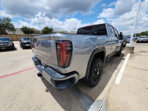 Used 2025 GMC Sierra 2500 AT4 w/ AT4 Premium Plus Package AWD/4WD image 4