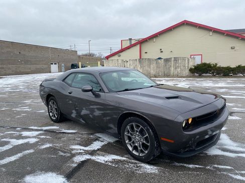 Used 2017 Dodge Challenger GT w/ Driver Convenience Group image 7