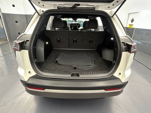 Used 2025 Chevrolet Equinox LT FWD image 19
