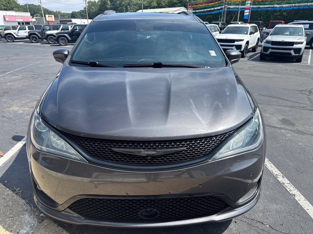 Used 2019 Chrysler Pacifica Touring-L Plus w/ Advanced Safetytec Group FWD image 2