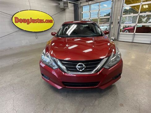 Used 2016 Nissan Altima 2.5 SR FWD image 8