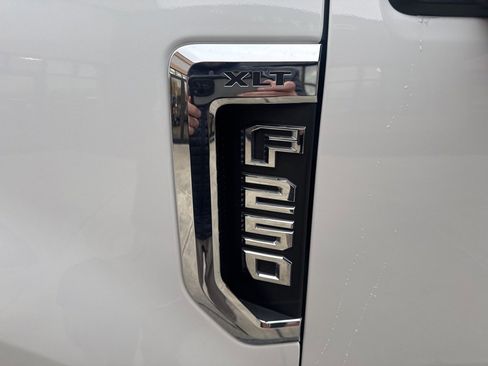 Used 2019 Ford F250 XLT w/ XLT Premium Package image 14