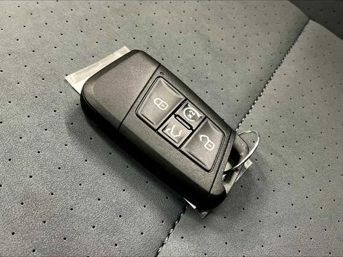 New 2025 Volkswagen Jetta SE image 31