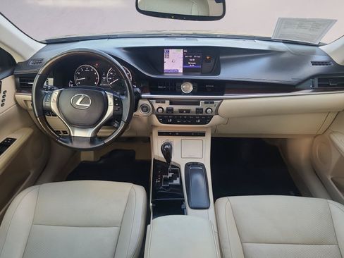 Used 2013 Lexus ES 350 w/ Luxury Pkg FWD image 18