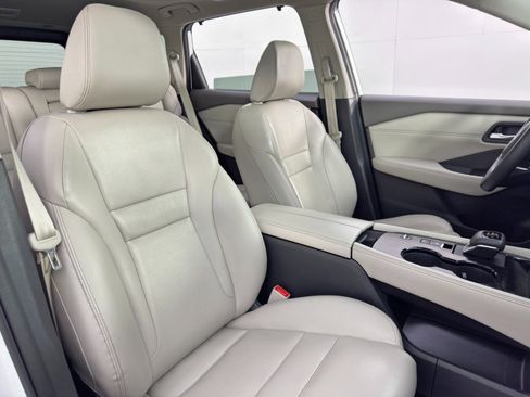 Used 2022 Nissan Rogue SL w/ SL Premium Package image 34