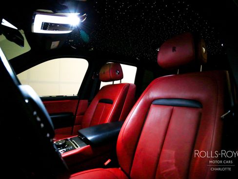 Certified 2022 Rolls-Royce Cullinan w/ Dark Exterior Package image 12