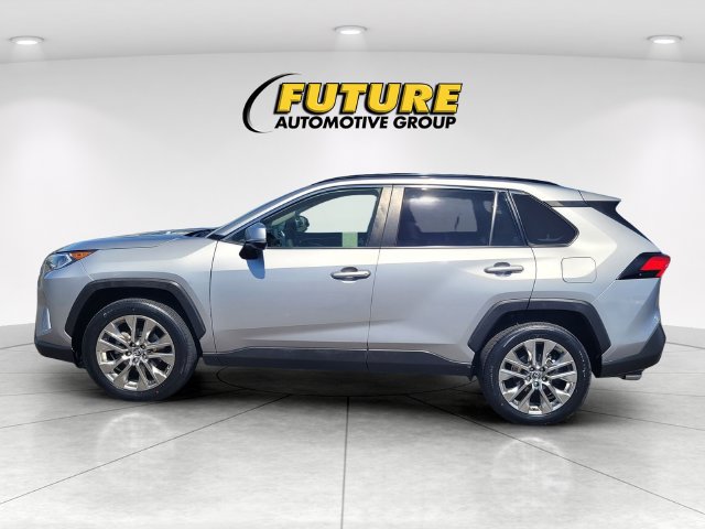 Used 2019 Toyota RAV4 XLE Premium w/ All Weather Liner Package FWD image 6