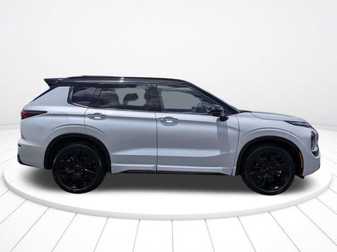 New 2026 Mitsubishi Outlander SEL Black Edition FWD image 2