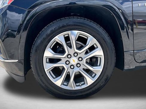 Used 2019 Chevrolet Traverse Premier w/ Driver Confidence II Package FWD image 10