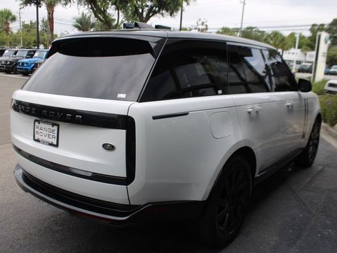Certified 2023 Land Rover Range Rover SE image 8