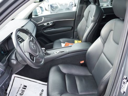 Used 2020 Volvo XC90 T5 Momentum w/ Protection Package Premier image 15