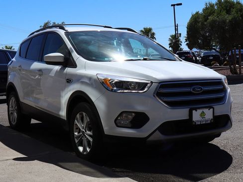 Used 2017 Ford Escape SE w/ Equipment Group 201A AWD/4WD image 14