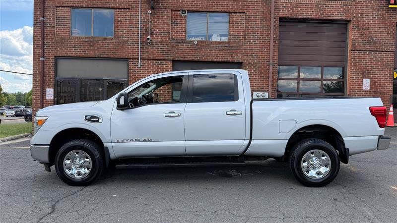 Used 2017 Nissan Titan SV AWD/4WD image 16