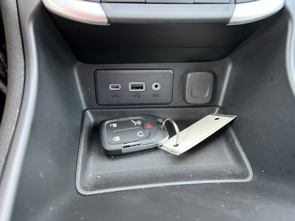 Used 2023 GMC Terrain SLE w/ Driver Convenience Package FWD image 18