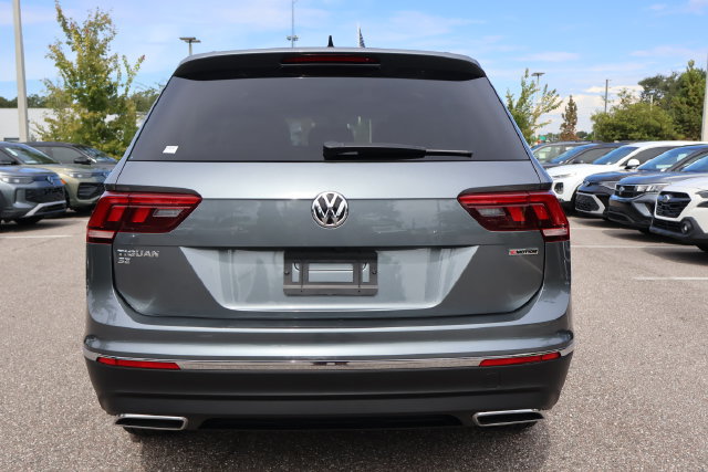 Certified 2020 Volkswagen Tiguan SE w/ Panoramic Sunroof Package AWD/4WD image 7