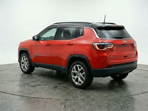 Used 2025 Jeep Compass Limited image 6