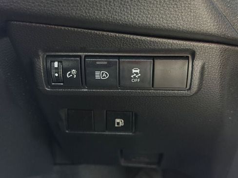 Used 2025 Toyota Corolla Cross AWD Hybrid image 22