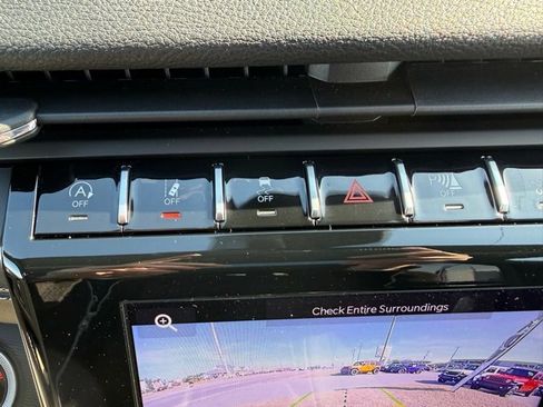 Used 2024 Jeep Grand Cherokee L Laredo w/ Luxury Tech Group I image 34