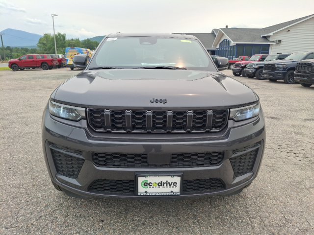 New 2026 Jeep Grand Cherokee Altitude AWD/4WD image 2