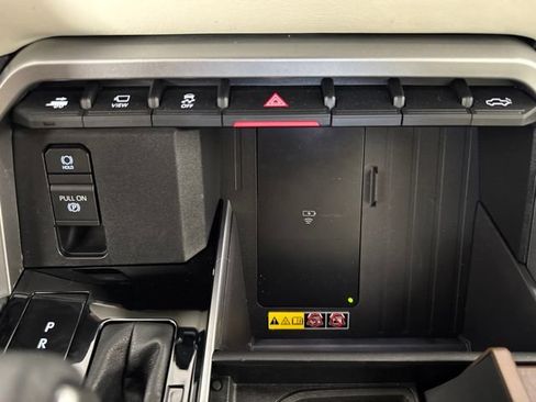 Used 2025 Toyota Tundra Capstone AWD/4WD image 16