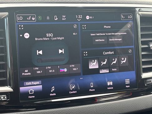 Used 2024 Chrysler Pacifica Touring-L FWD image 29