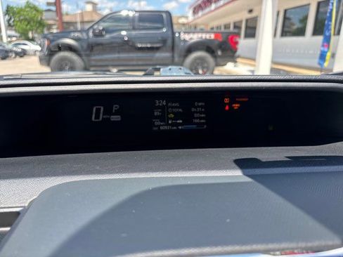 Used 2018 Toyota Prius C Two FWD image 25