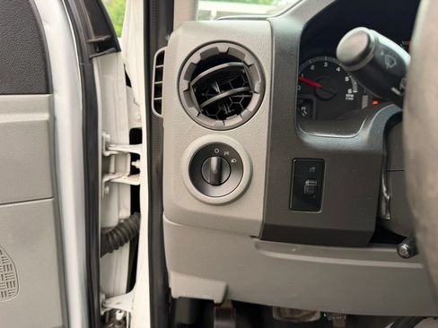 Used 2013 Ford E-250 and Econoline 250 RWD image 16