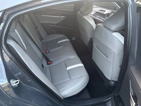 Used 2025 Toyota Camry SE w/ Convenience Package FWD image 21
