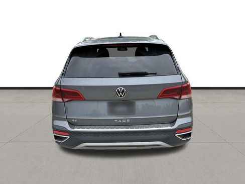 Used 2022 Volkswagen Taos SE FWD image 6