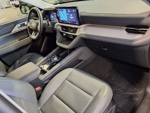 Used 2026 Ford Explorer Active w/ Active Comfort Package RWD image 30