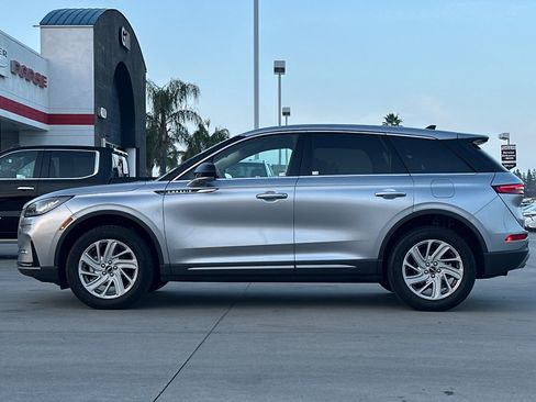 Used 2023 Lincoln Corsair FWD image 3