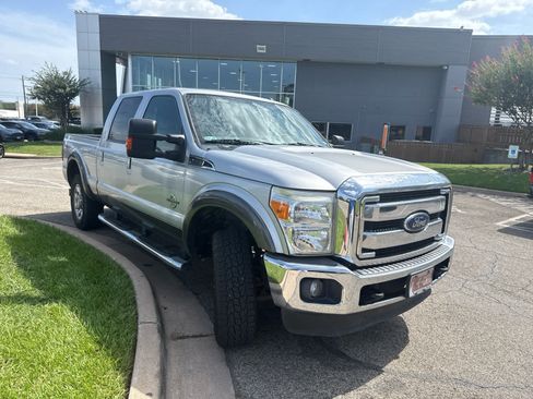 Used 2016 Ford F250 Lariat w/ Lariat Ultimate Package AWD/4WD image 3