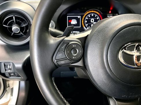 Used 2022 Toyota GR86 w/ ALL Weather Mat Package (TMS) image 18