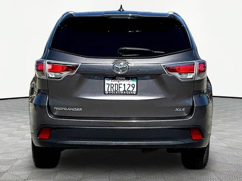Used 2016 Toyota Highlander XLE FWD image 5