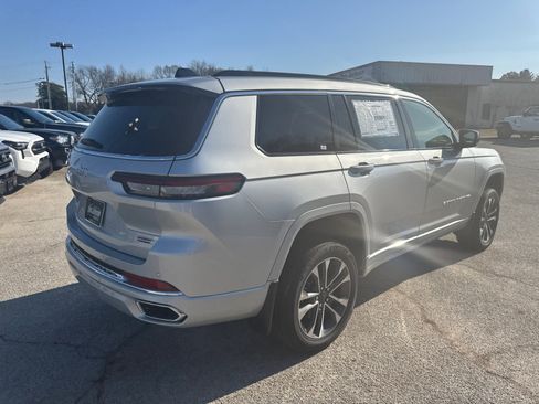 New 2025 Jeep Grand Cherokee L Overland w/ Trailer Tow Package image 5