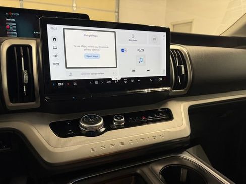 Certified 2025 Ford Expedition Active AWD/4WD image 8